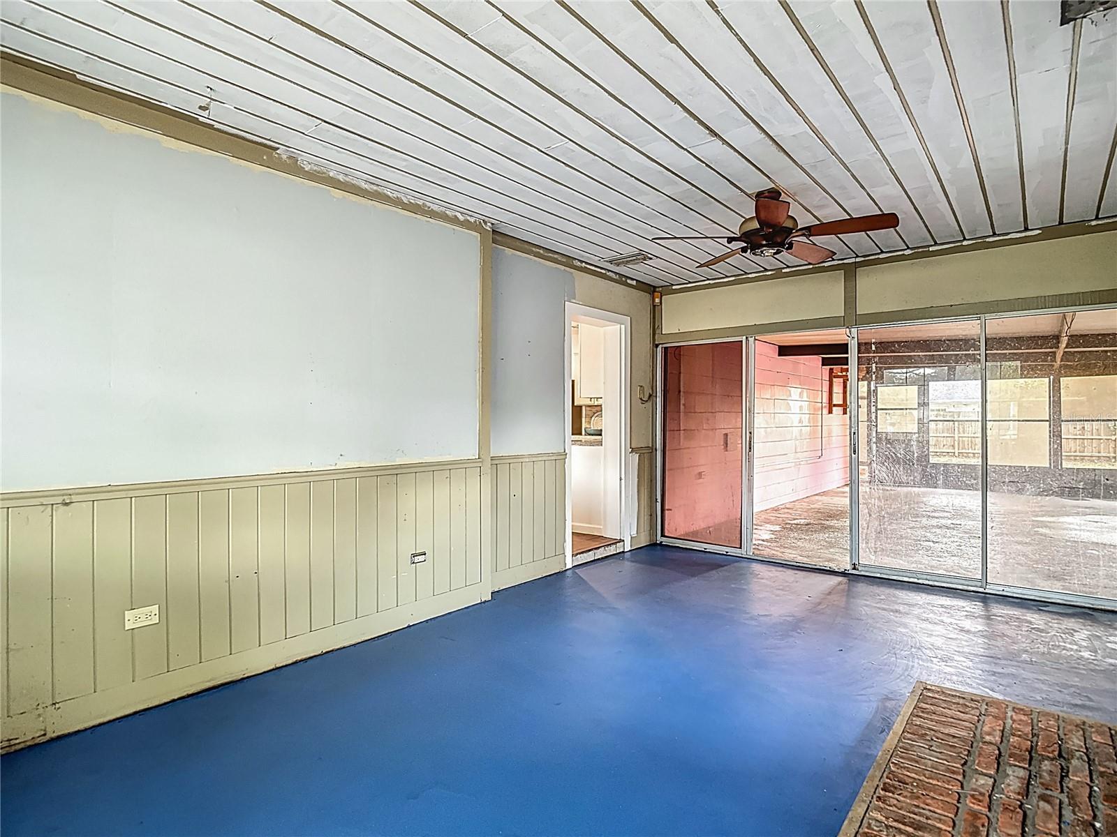 Image 34 of 52 For 2906 Paris Street