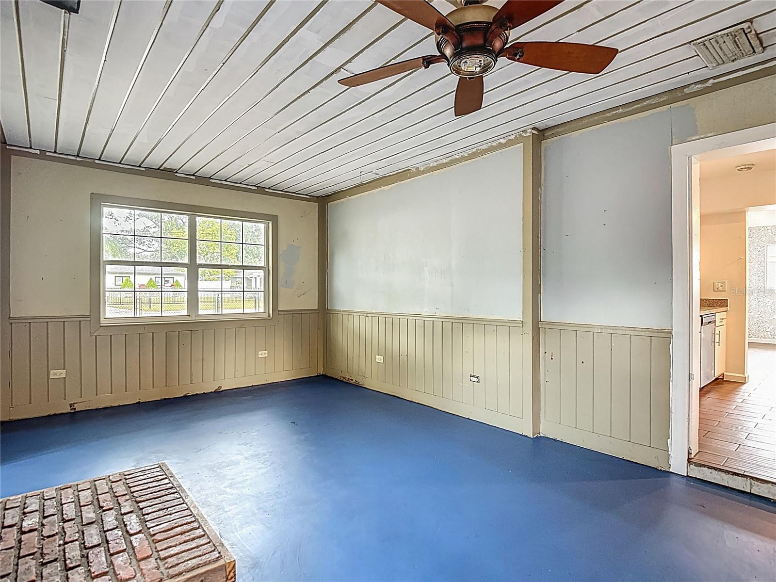 Image 35 of 52 For 2906 Paris Street