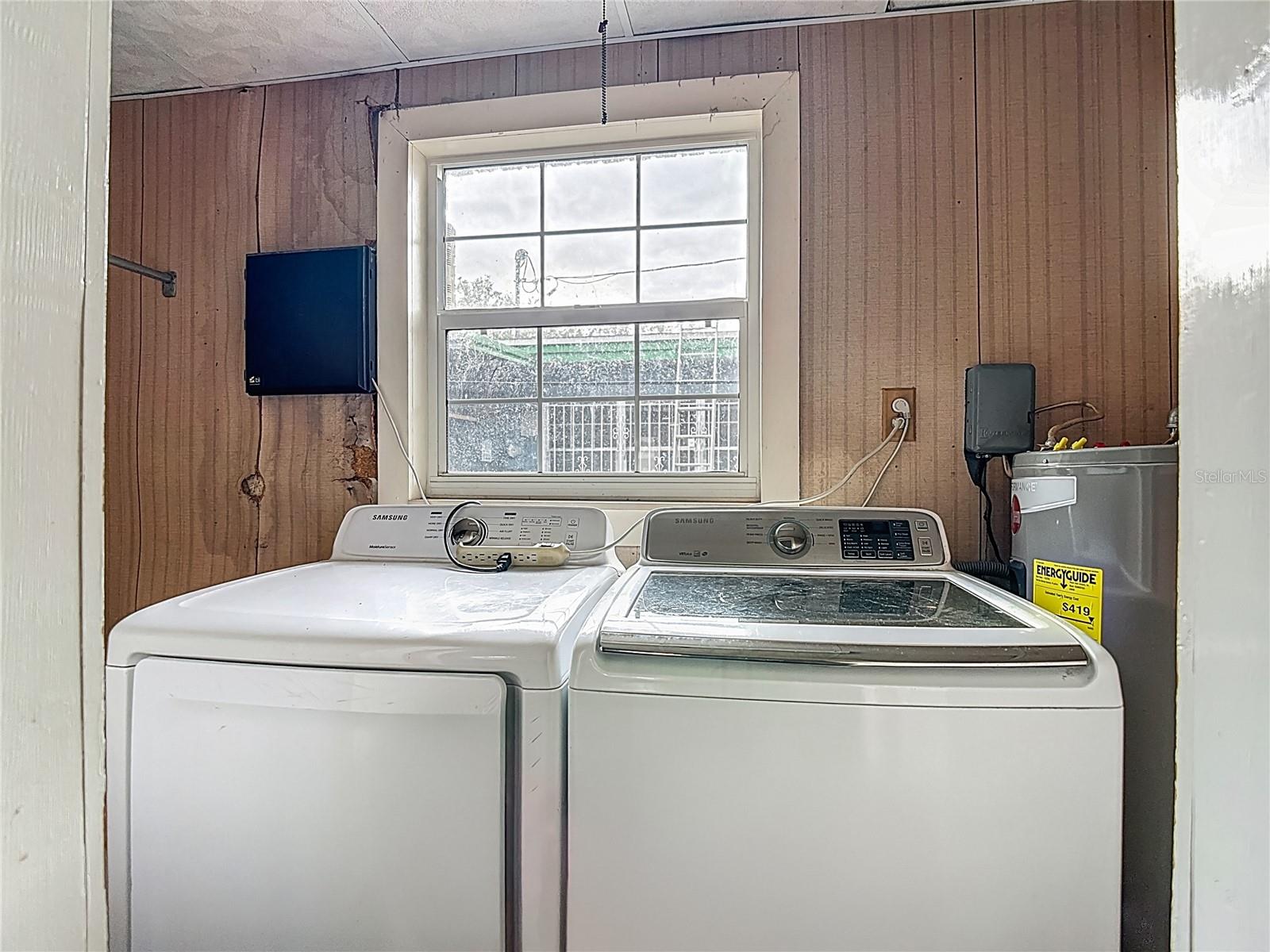 Image 39 of 52 For 2906 Paris Street