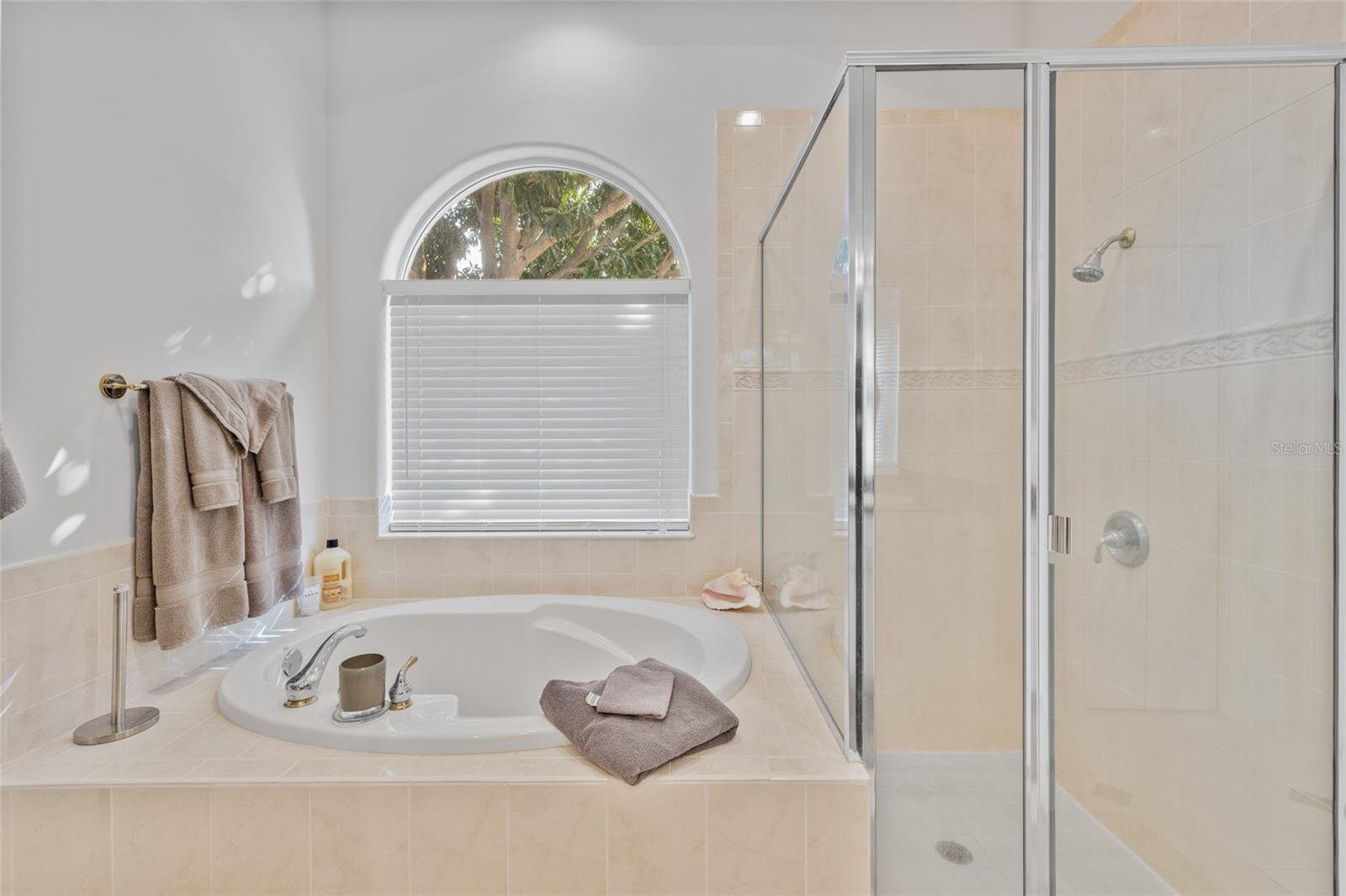 Image 28 of 54 For 5921 Skimmer Point Boulevard S