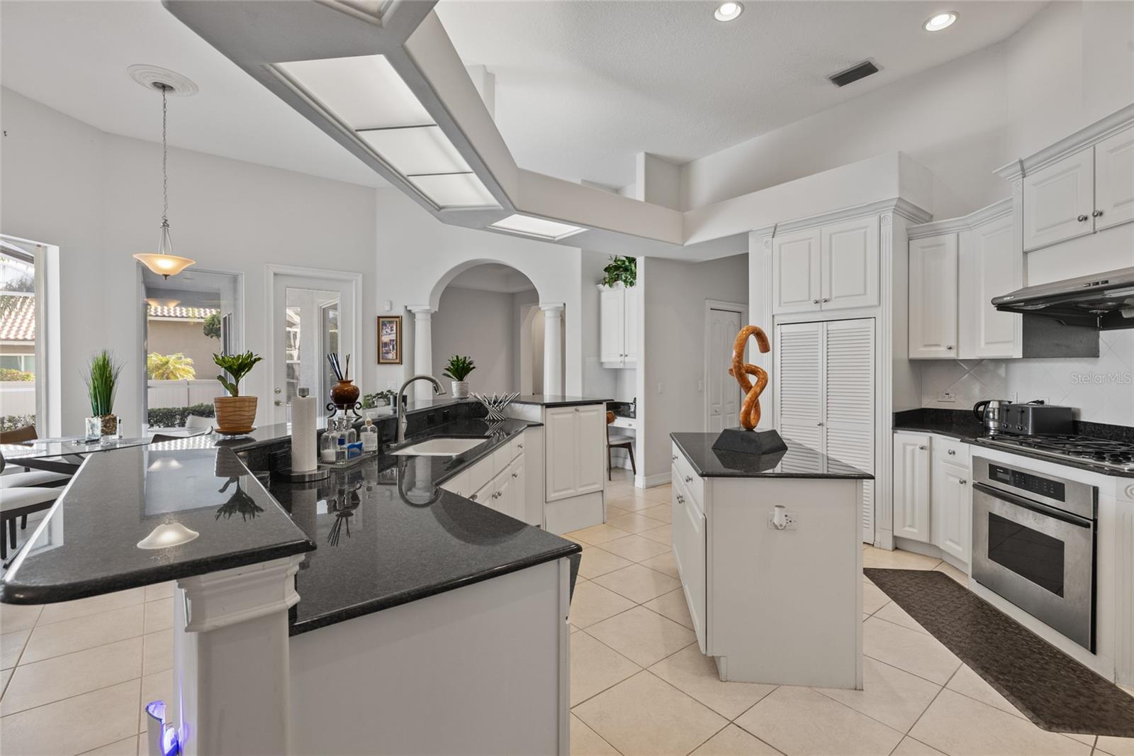 Image 40 of 54 For 5921 Skimmer Point Boulevard S