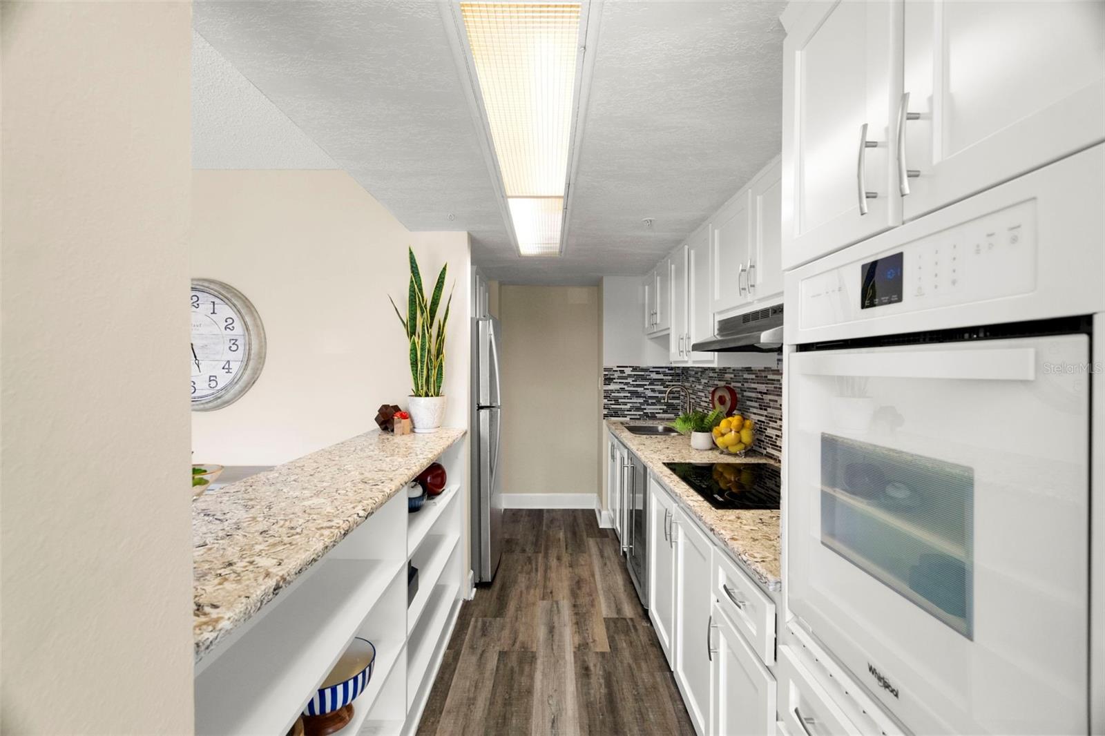 Image 11 of 36 For 470 3rd Street S 205