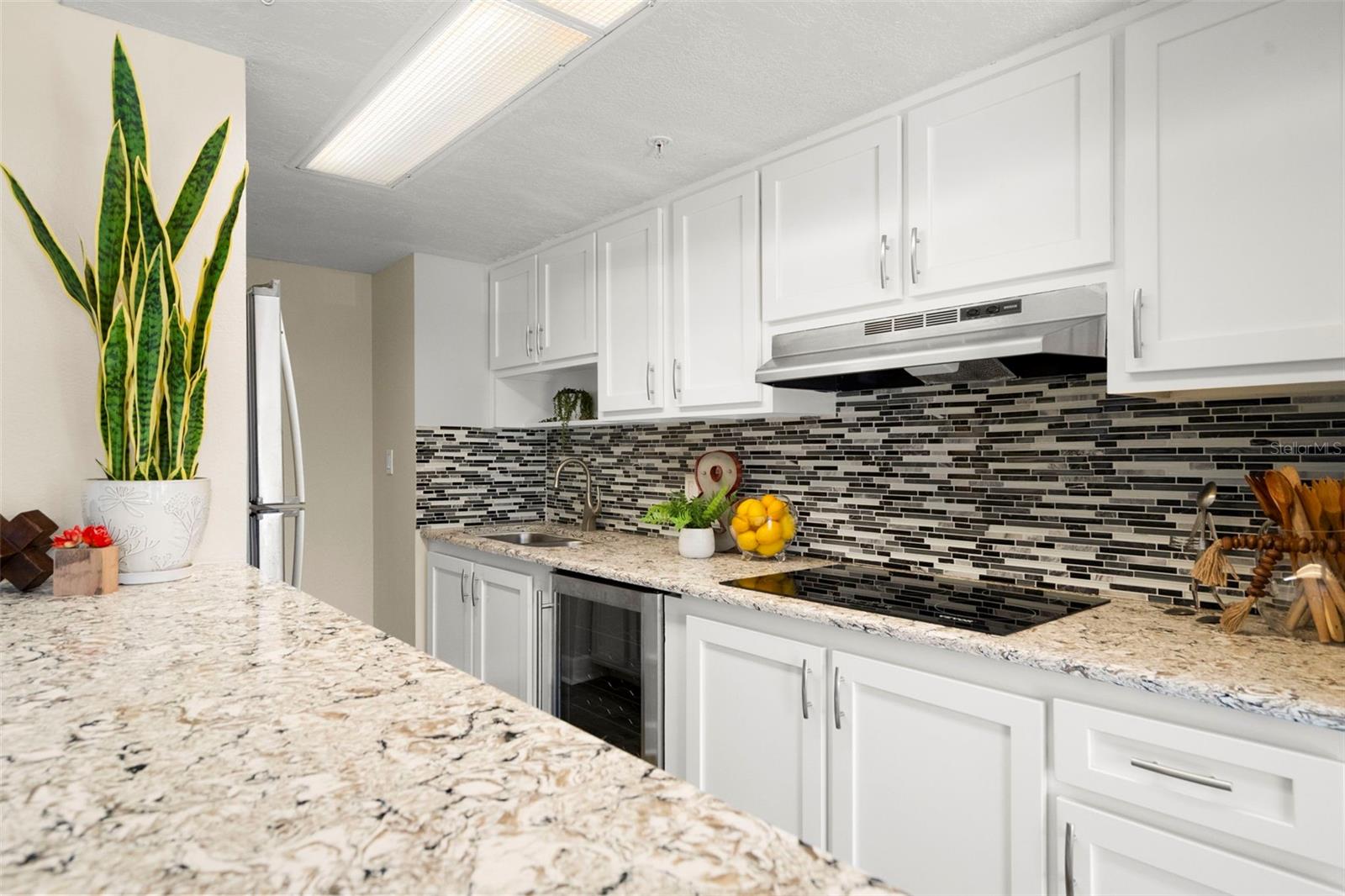 Image 12 of 36 For 470 3rd Street S 205