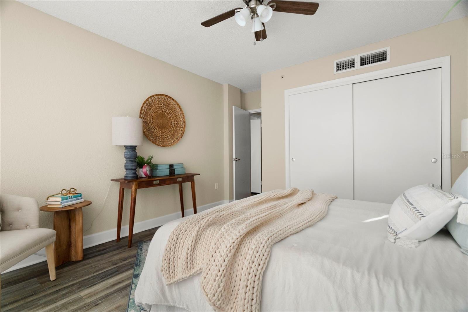 Image 15 of 36 For 470 3rd Street S 205