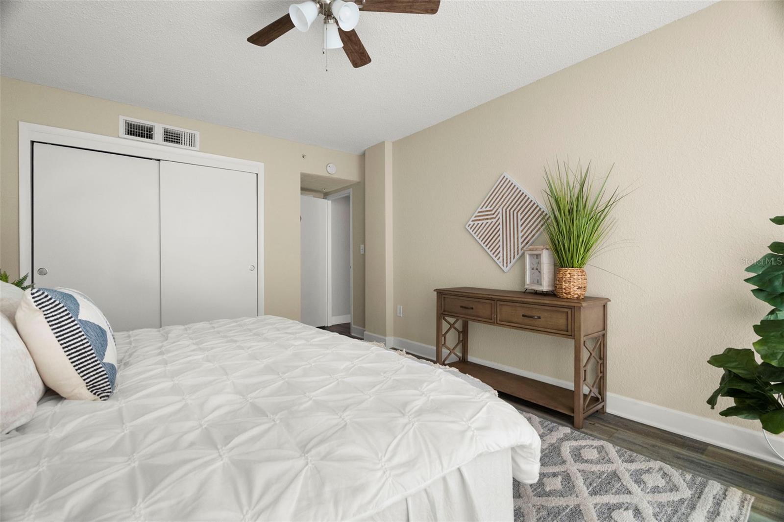 Image 19 of 36 For 470 3rd Street S 205