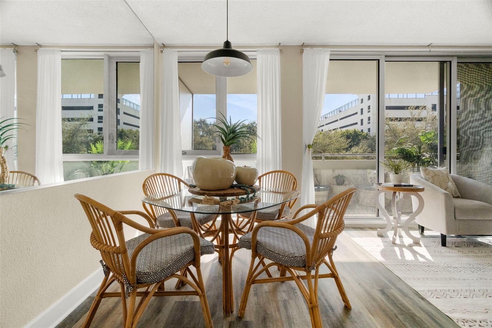 Image 8 of 36 For 470 3rd Street S 205