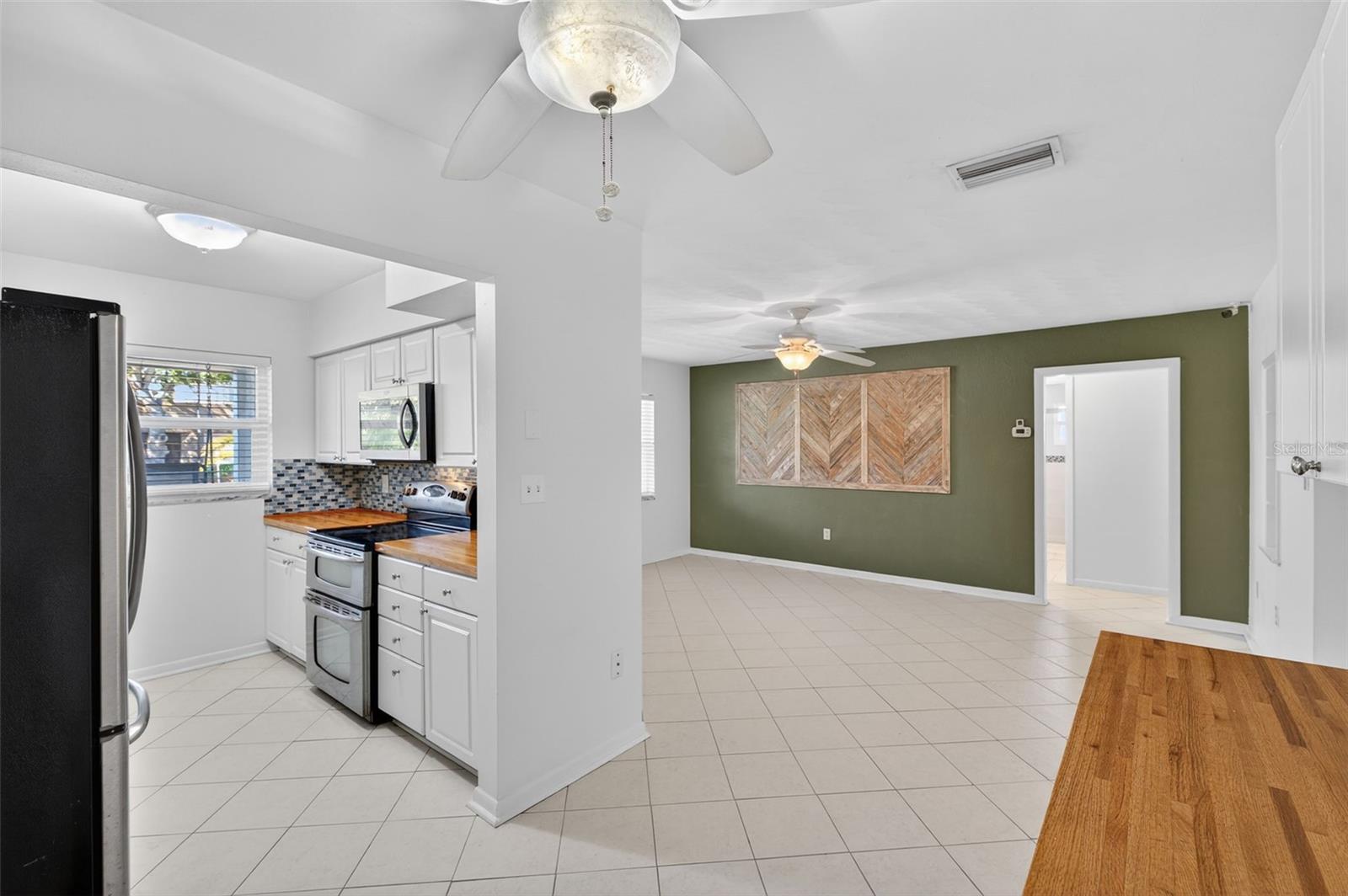 Image 14 of 57 For 905 Patricia Avenue