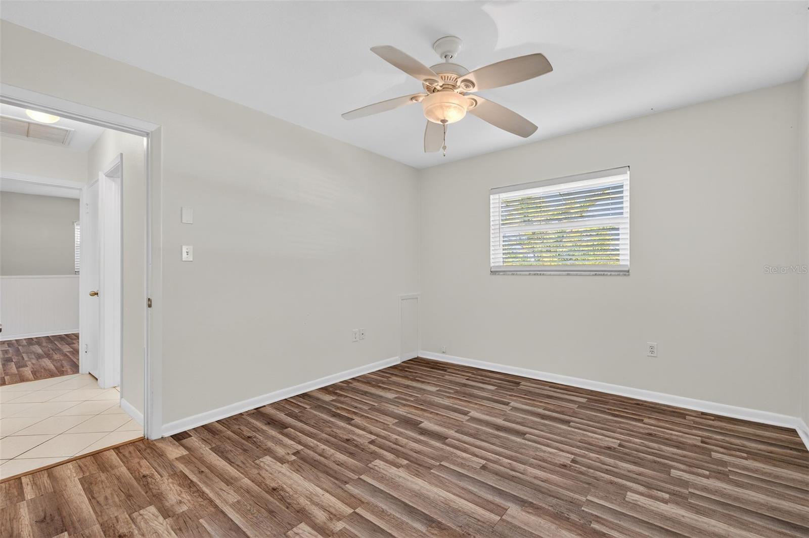 Image 24 of 57 For 905 Patricia Avenue