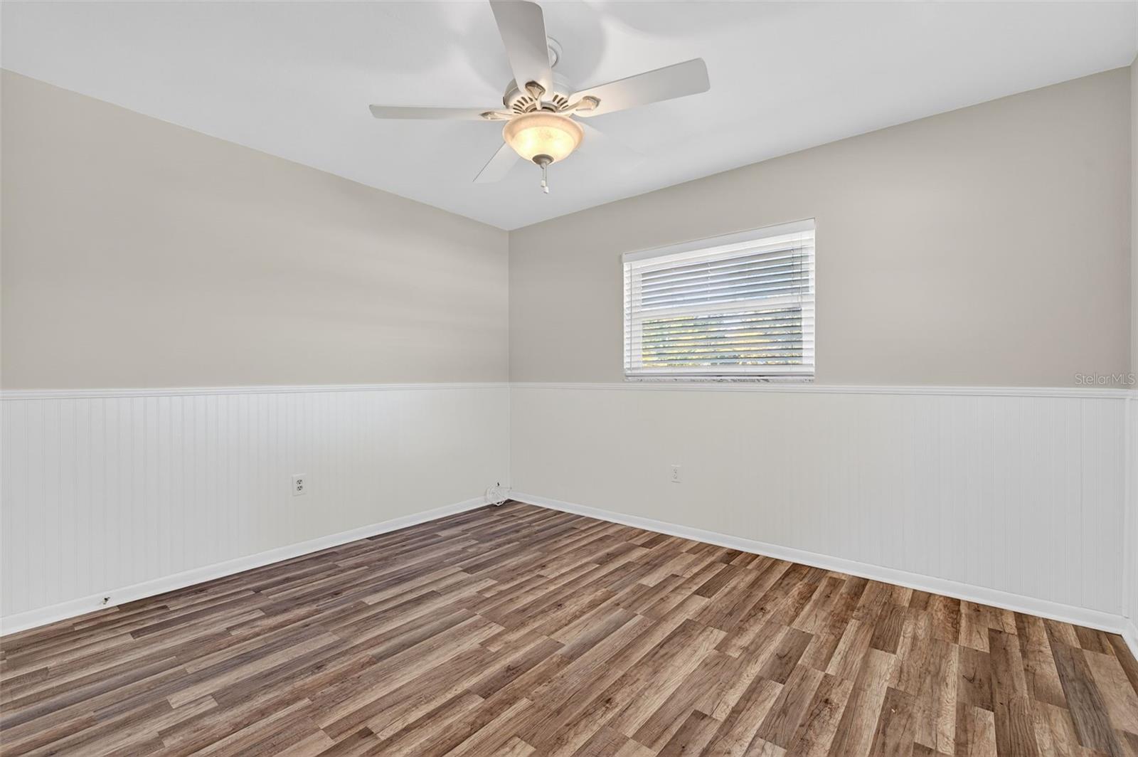 Image 28 of 57 For 905 Patricia Avenue