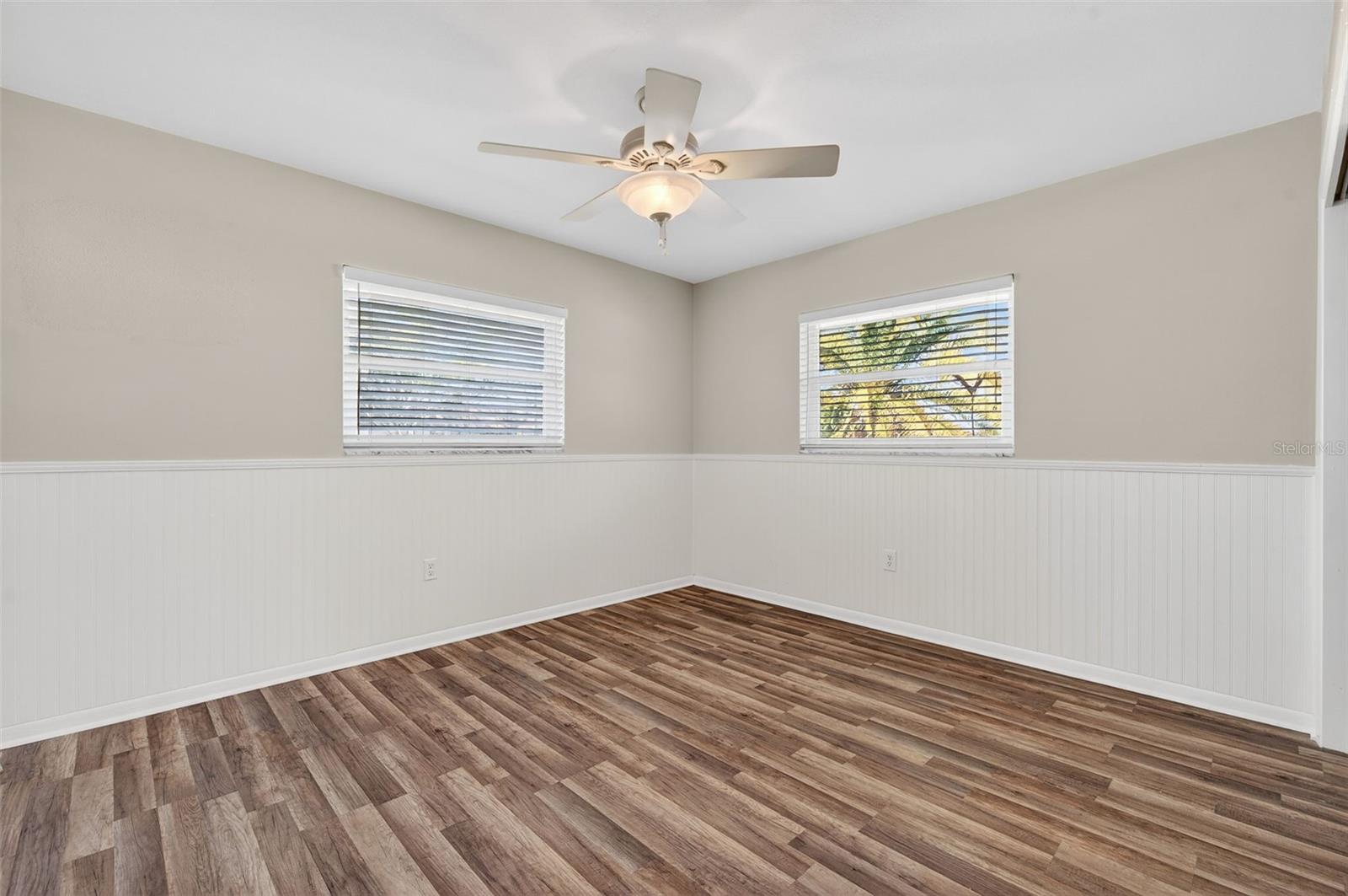 Image 31 of 57 For 905 Patricia Avenue