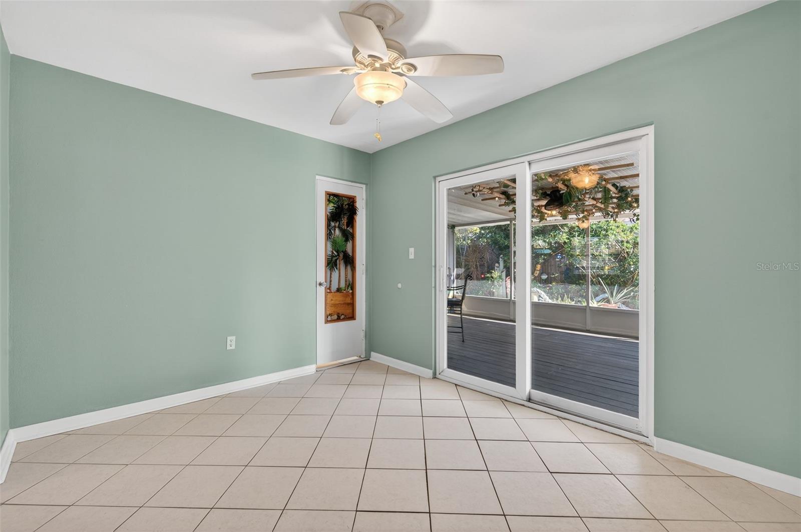 Image 32 of 57 For 905 Patricia Avenue