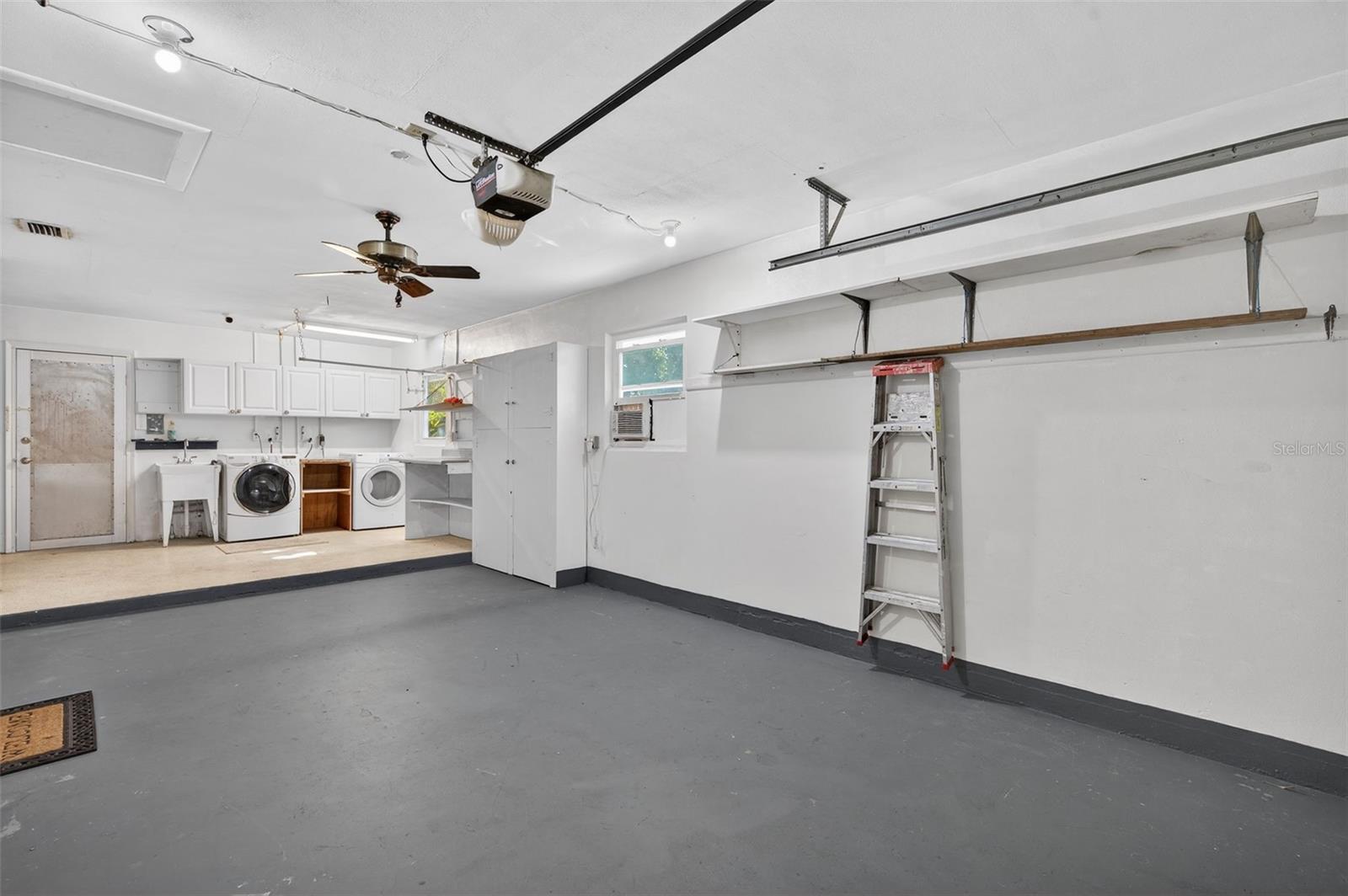 Image 37 of 57 For 905 Patricia Avenue