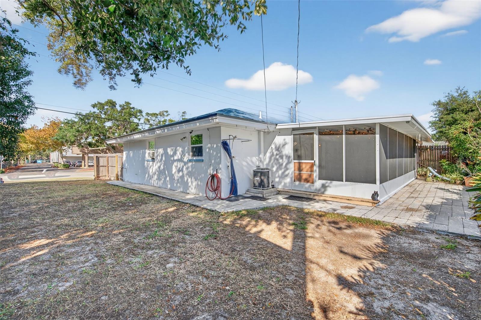 Image 39 of 57 For 905 Patricia Avenue