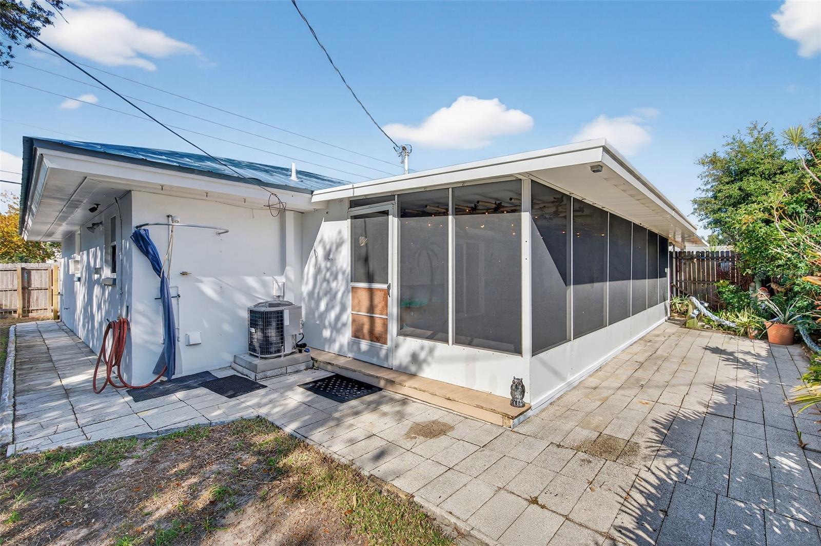 Image 40 of 57 For 905 Patricia Avenue