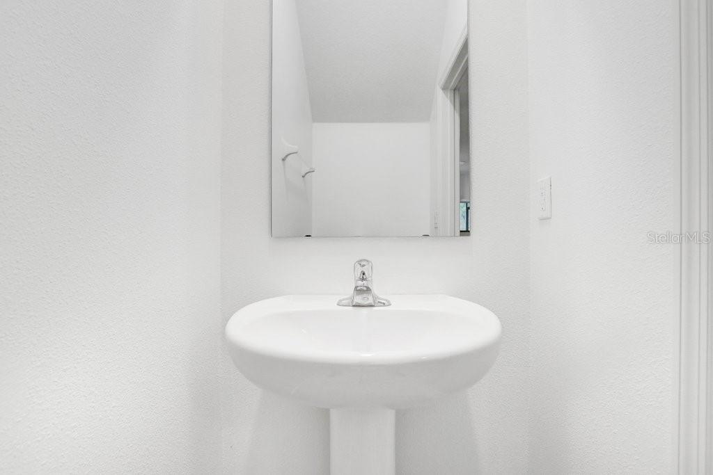 Image 32 of 60 For 6024 Shiner Street