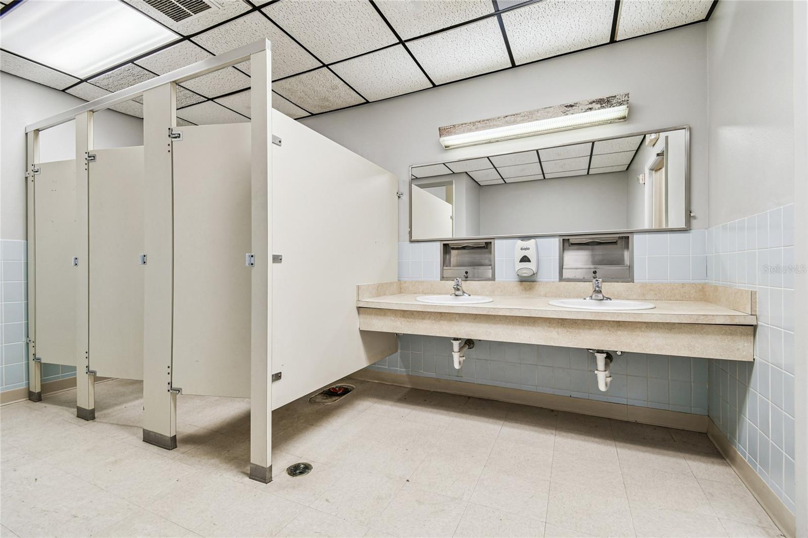 Image 15 of 37 For 5435 Gall Boulevard