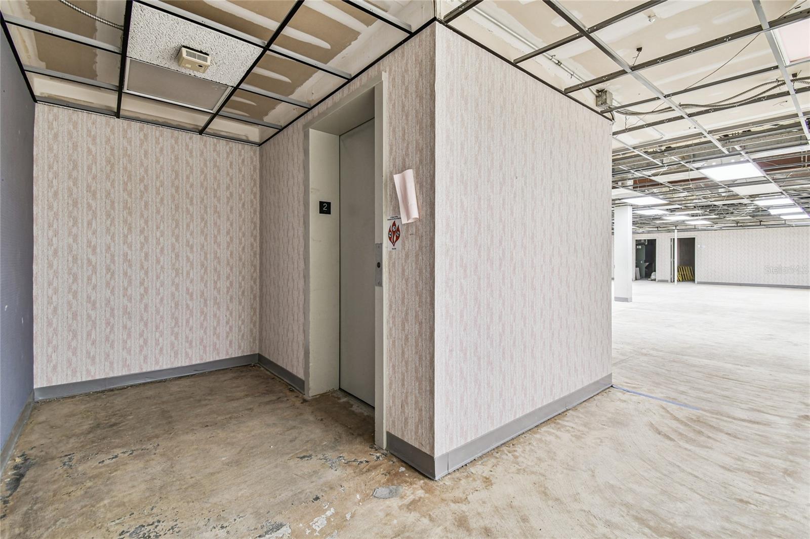 Image 21 of 37 For 5435 Gall Boulevard