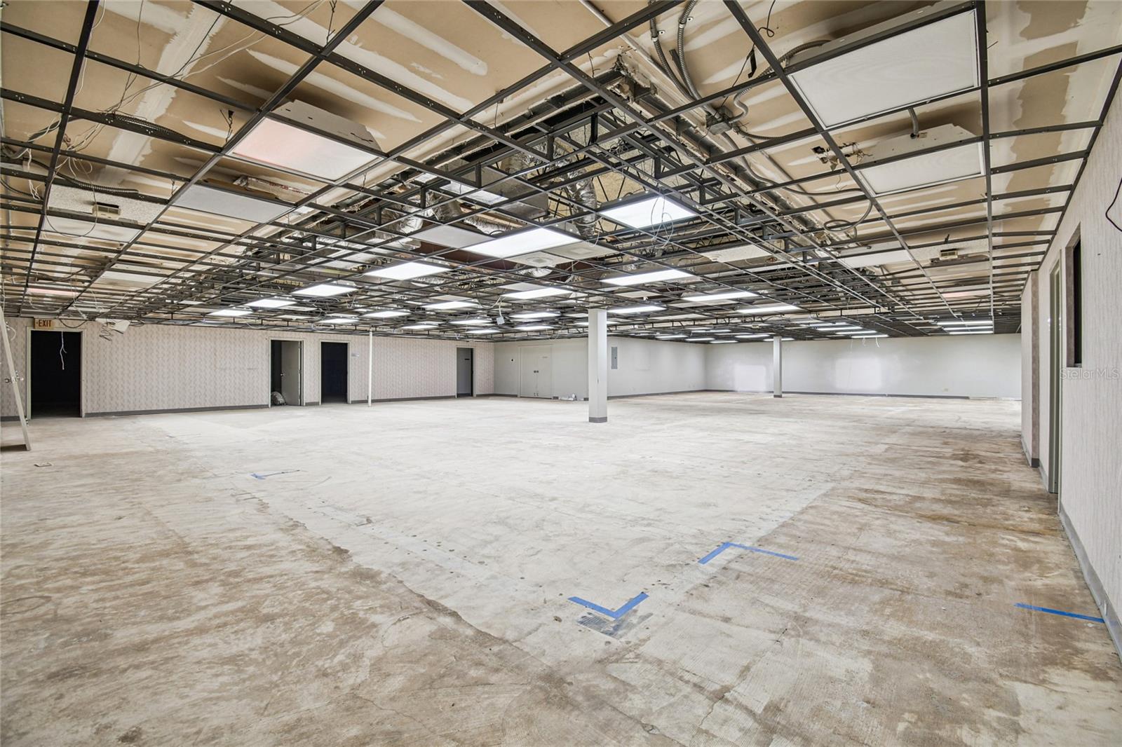 Image 23 of 37 For 5435 Gall Boulevard