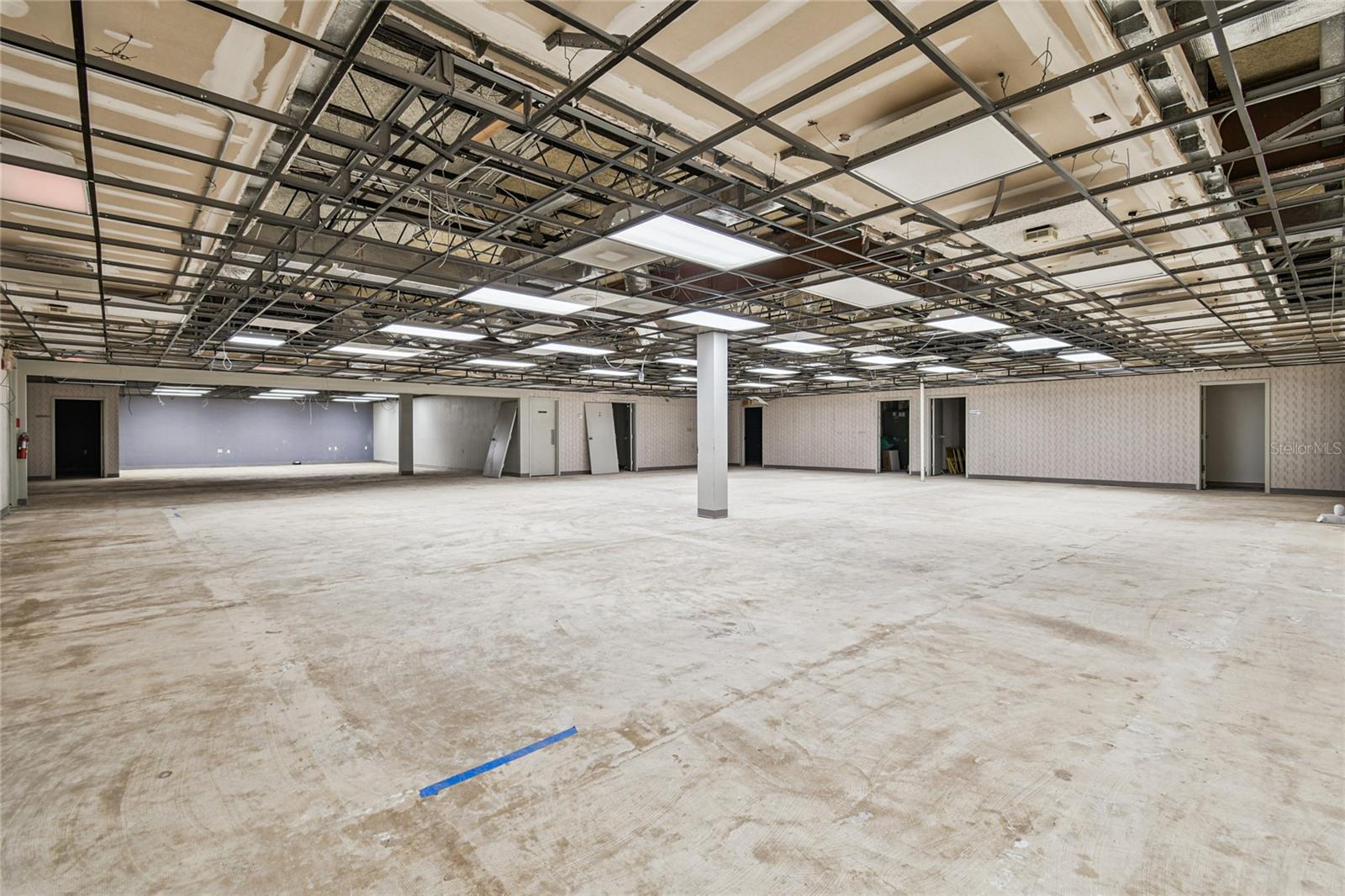 Image 27 of 37 For 5435 Gall Boulevard