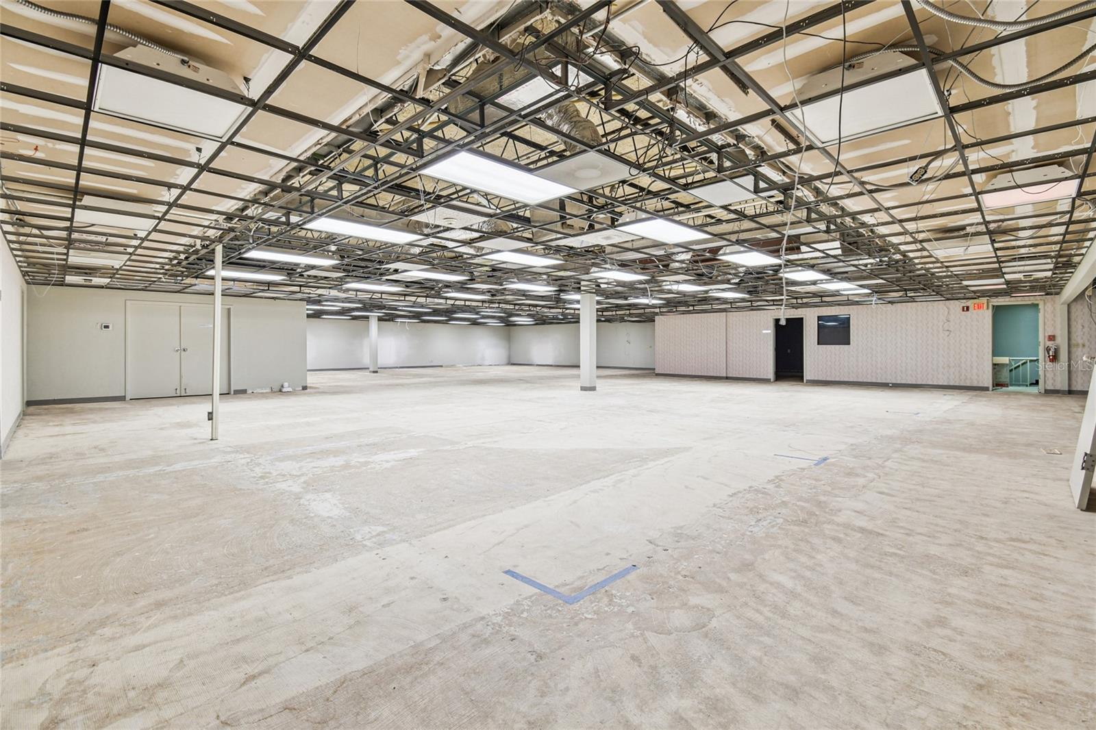 Image 28 of 37 For 5435 Gall Boulevard