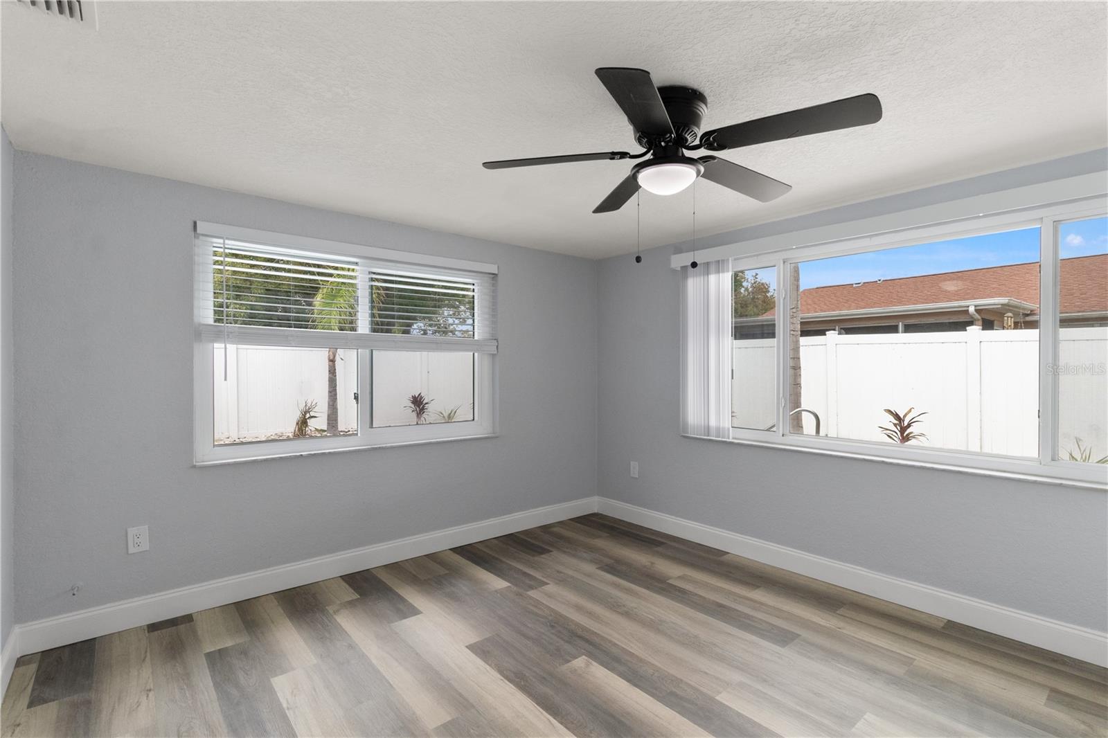 Image 17 of 32 For 7415 San Salvadore Drive