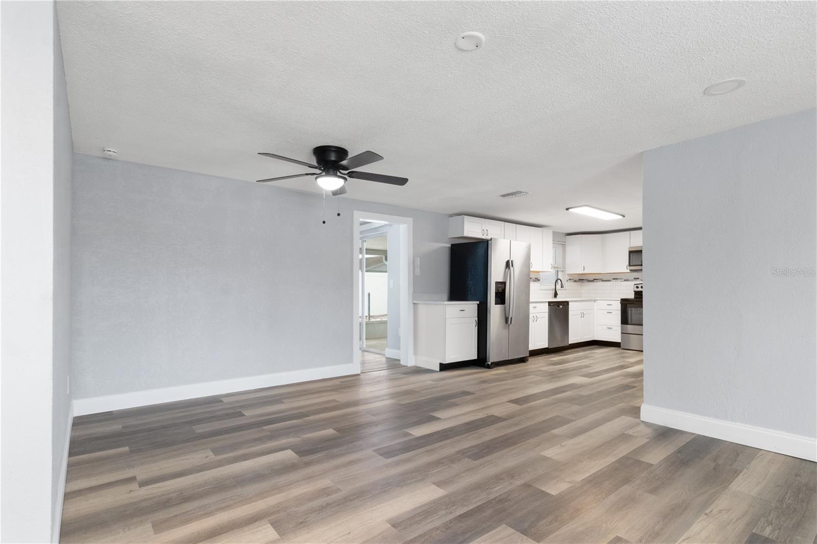 Image 5 of 32 For 7415 San Salvadore Drive