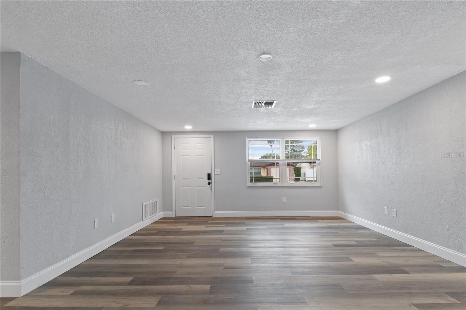 Image 9 of 32 For 7415 San Salvadore Drive