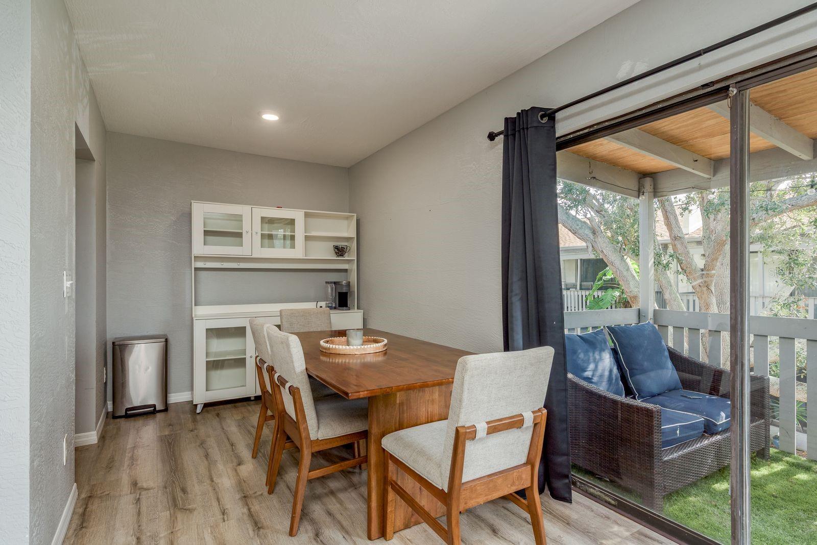 Image 10 of 34 For 876 116th Avenue N 102