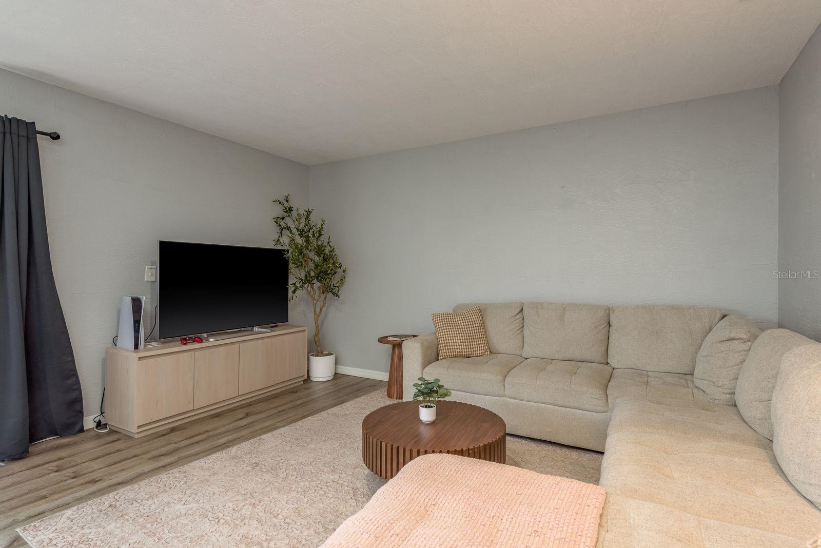 Image 13 of 34 For 876 116th Avenue N 102