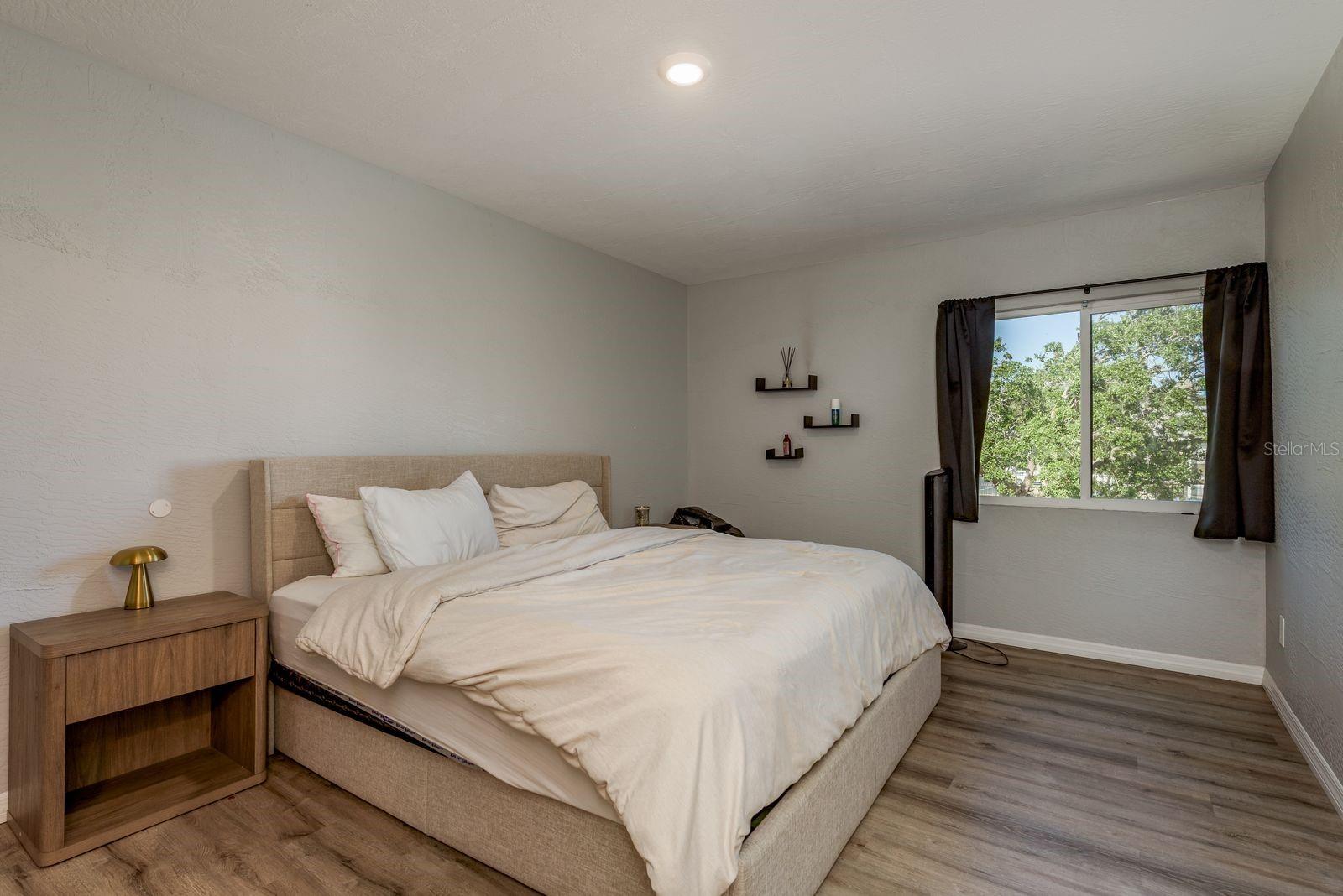 Image 16 of 34 For 876 116th Avenue N 102