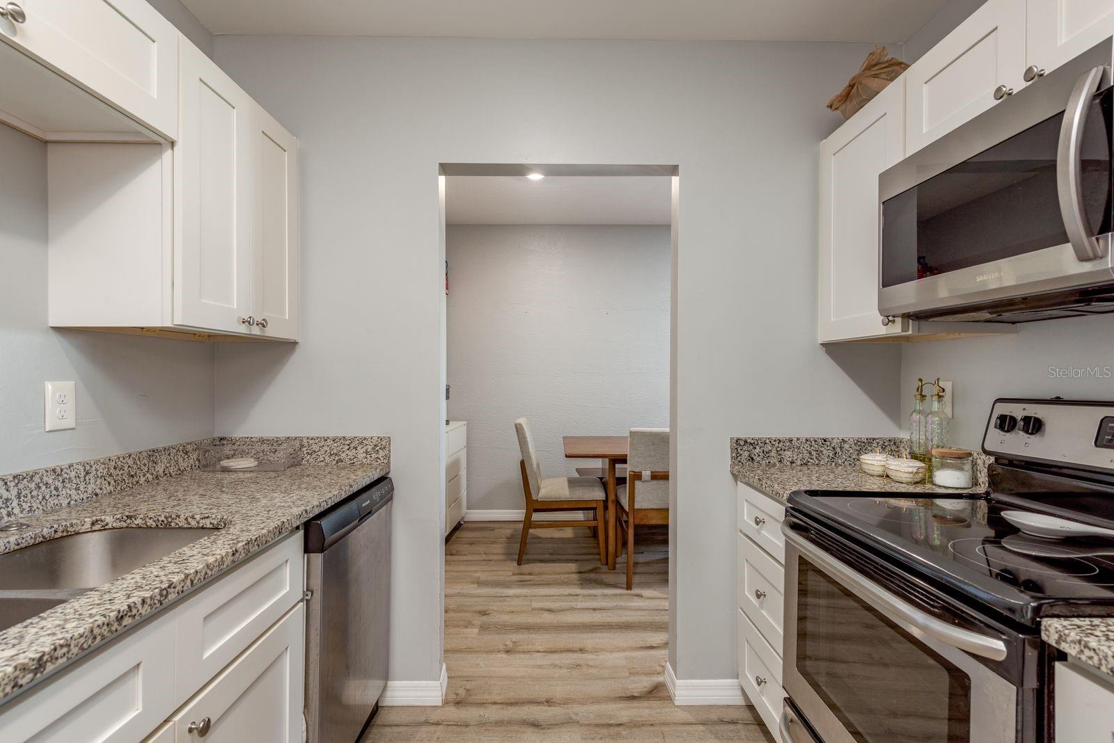 Image 9 of 34 For 876 116th Avenue N 102