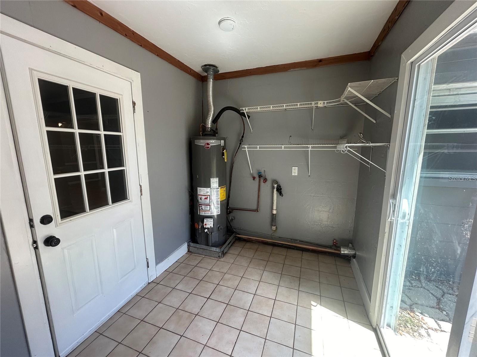 Image 10 of 32 For 232 Beverly Boulevard