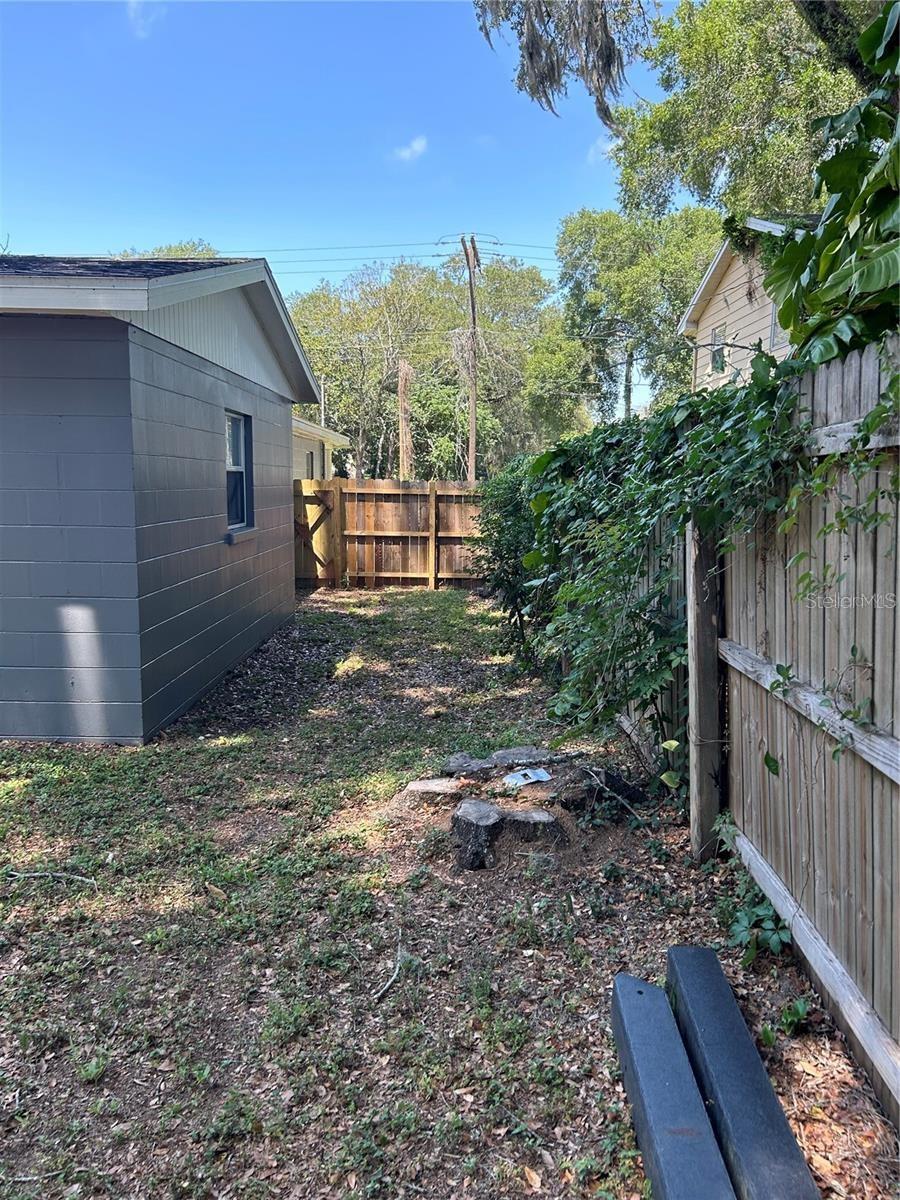 Image 16 of 32 For 232 Beverly Boulevard