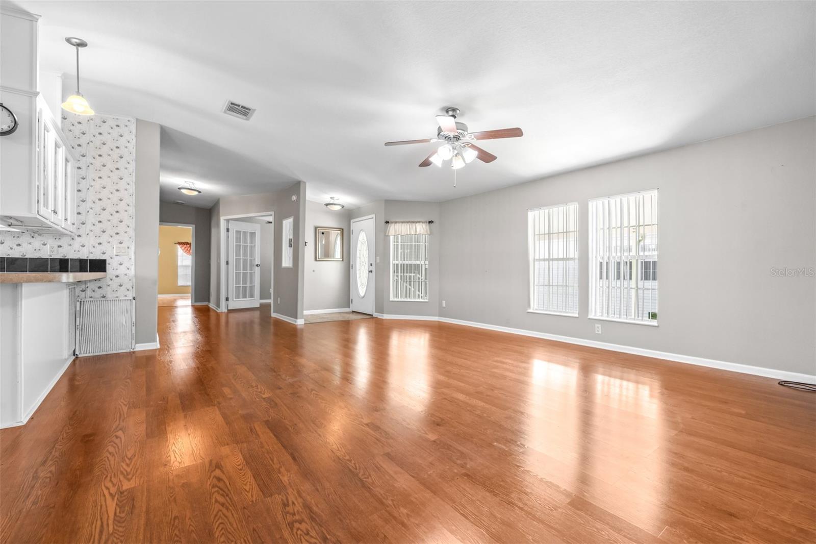 Image 7 of 31 For 5453 Williamsburg Lane