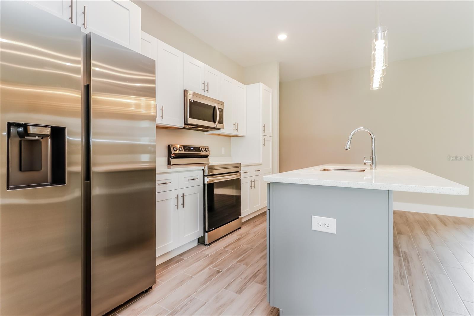 Image 3 of 10 For 108 Willow Drive