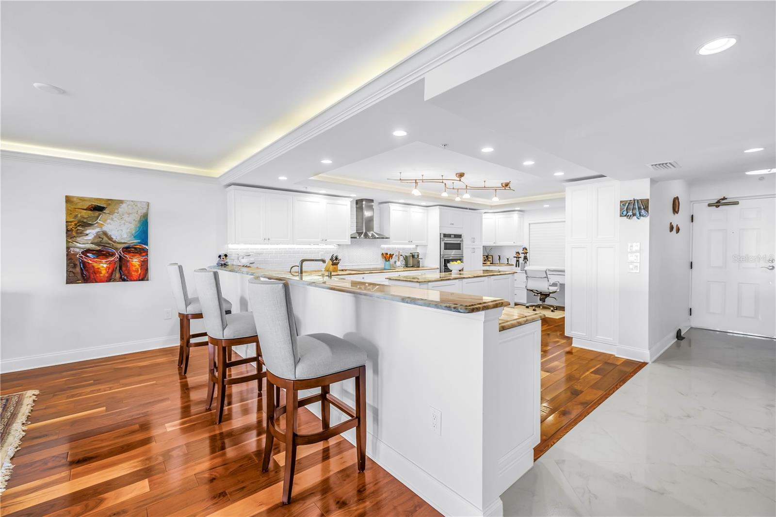 Image 11 of 57 For 6650 Sunset Way  207