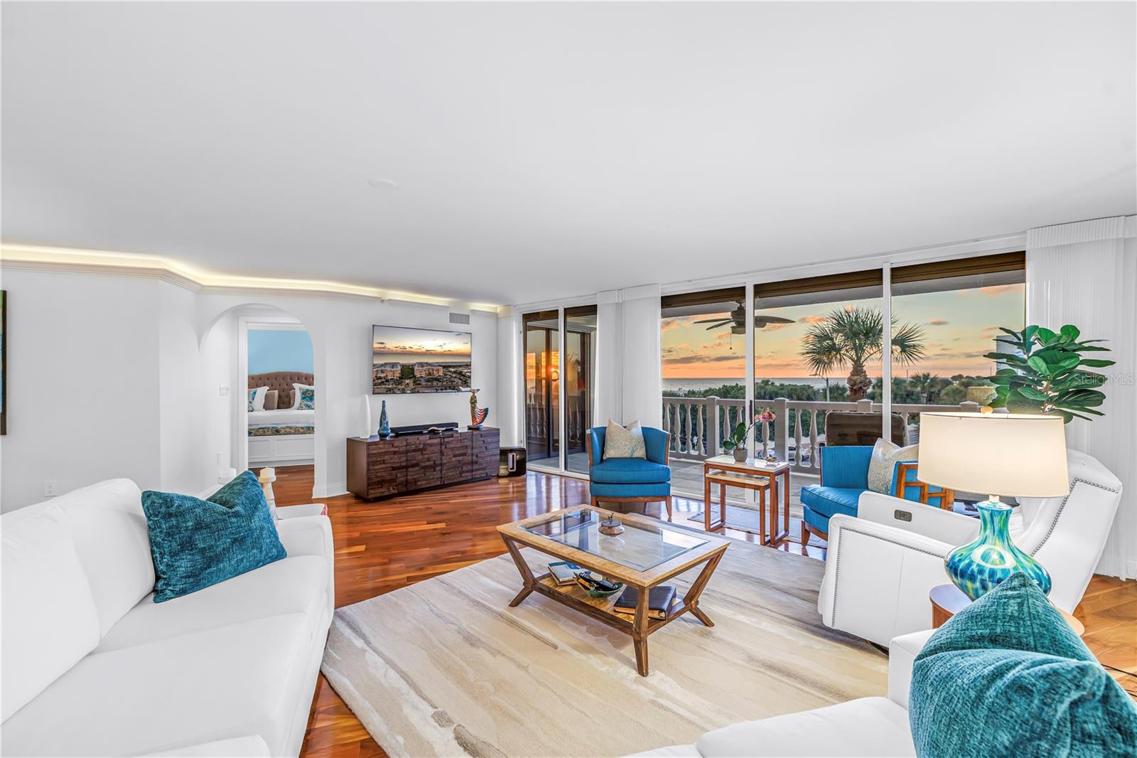 Image 15 of 57 For 6650 Sunset Way  207