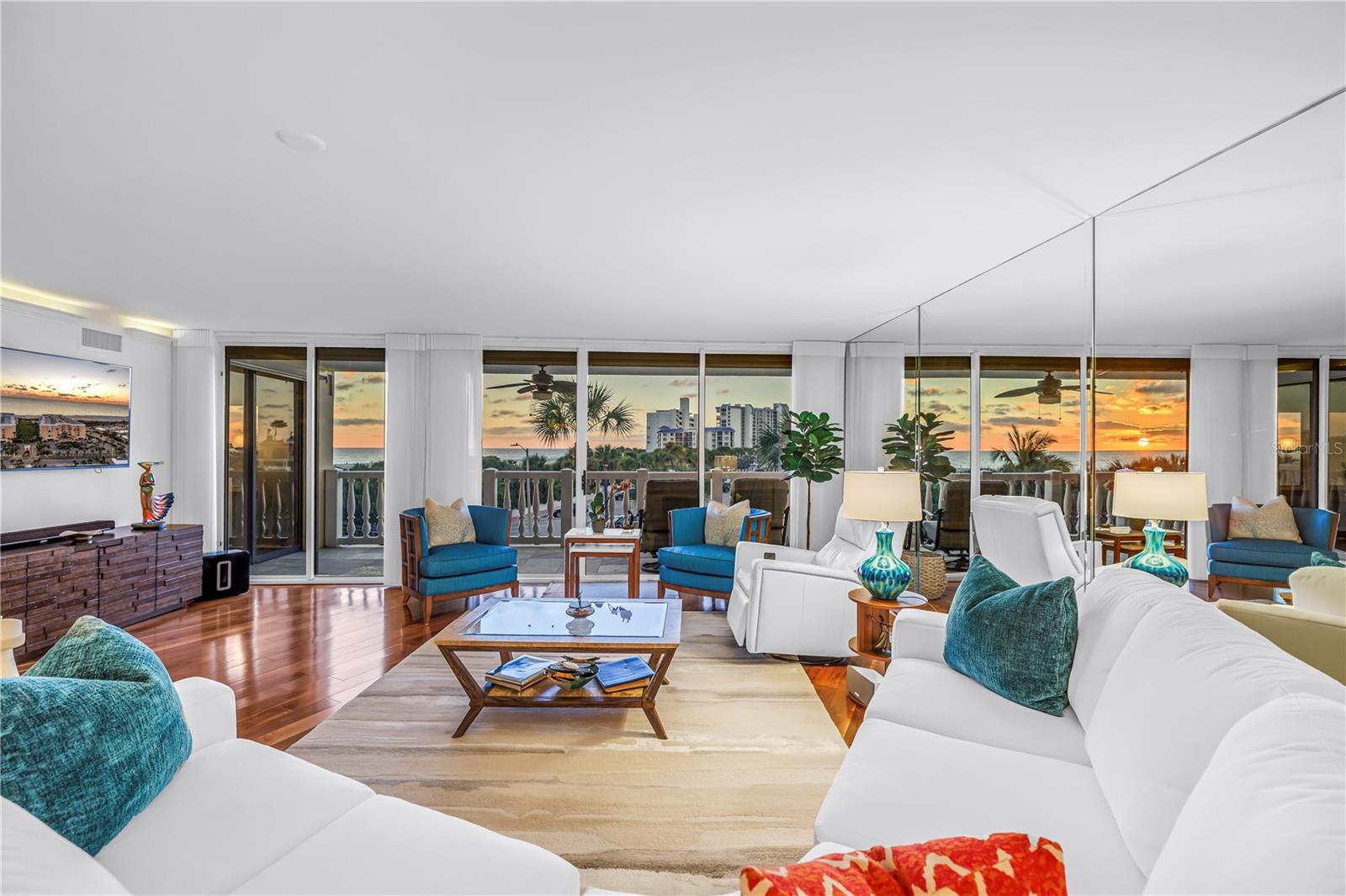 Image 16 of 57 For 6650 Sunset Way  207