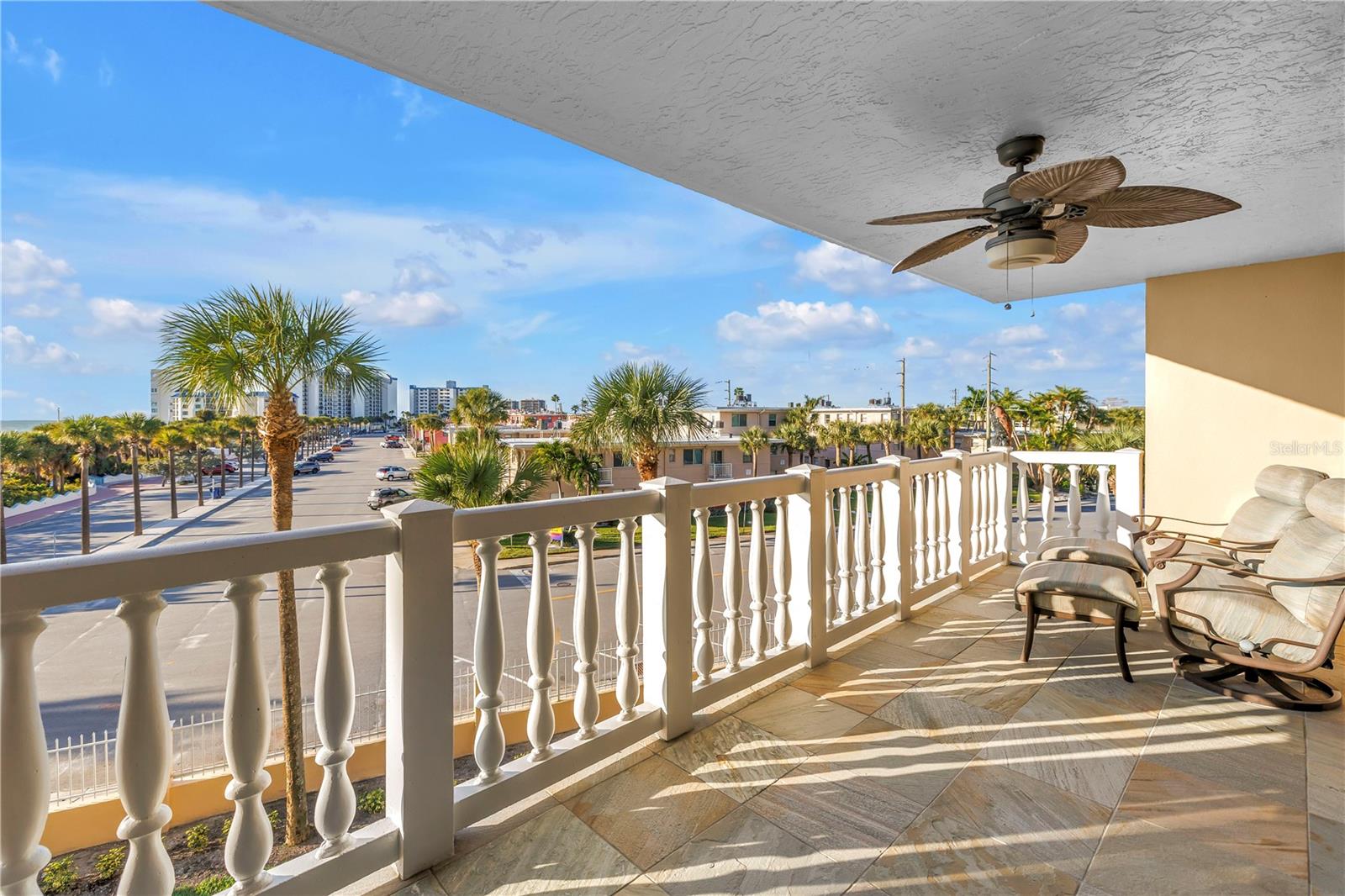 Image 22 of 57 For 6650 Sunset Way  207