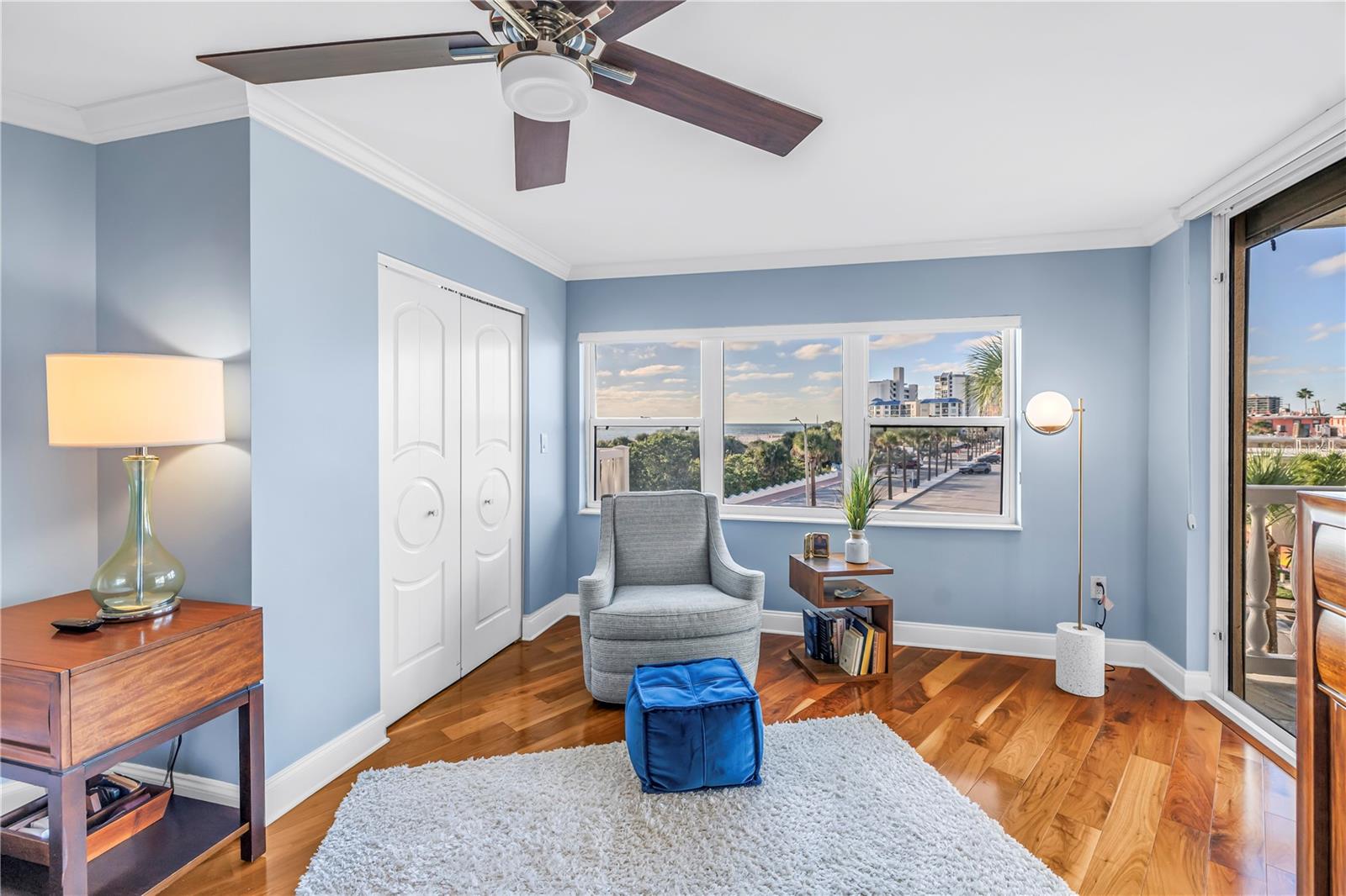 Image 25 of 57 For 6650 Sunset Way  207