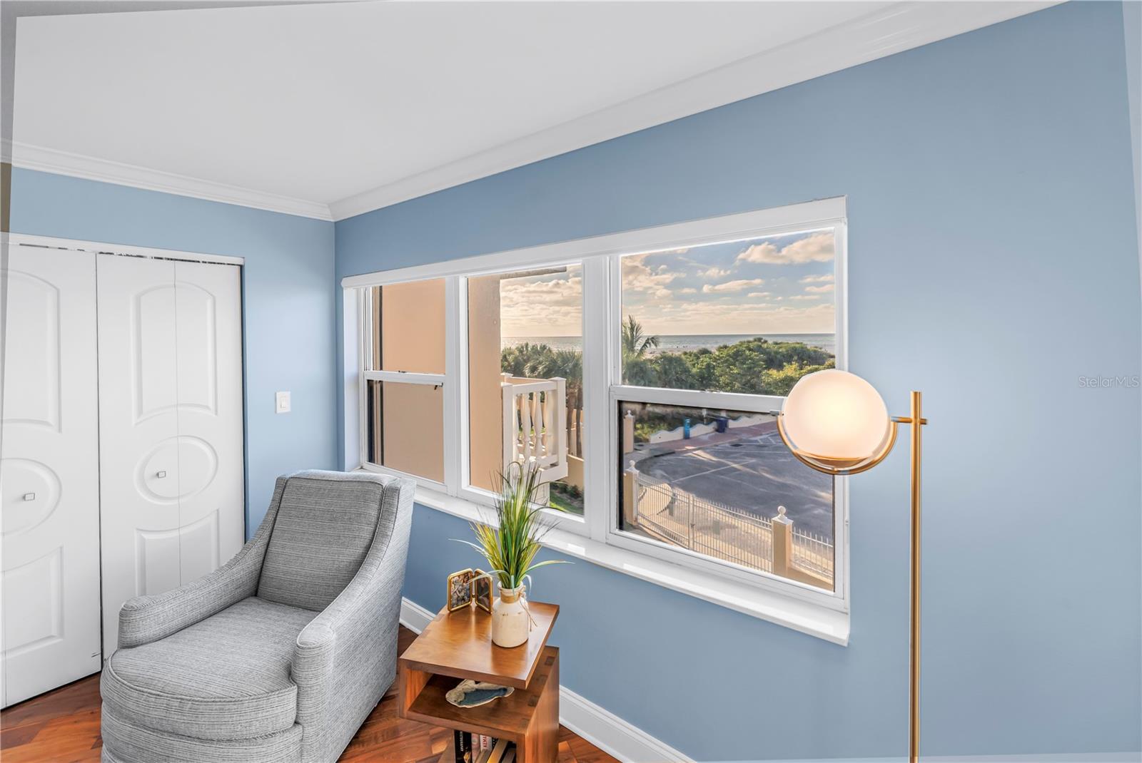 Image 26 of 57 For 6650 Sunset Way  207