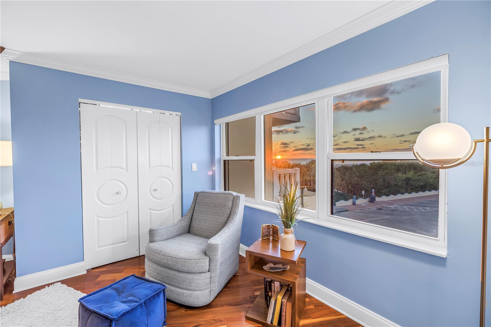 Image 27 of 57 For 6650 Sunset Way  207