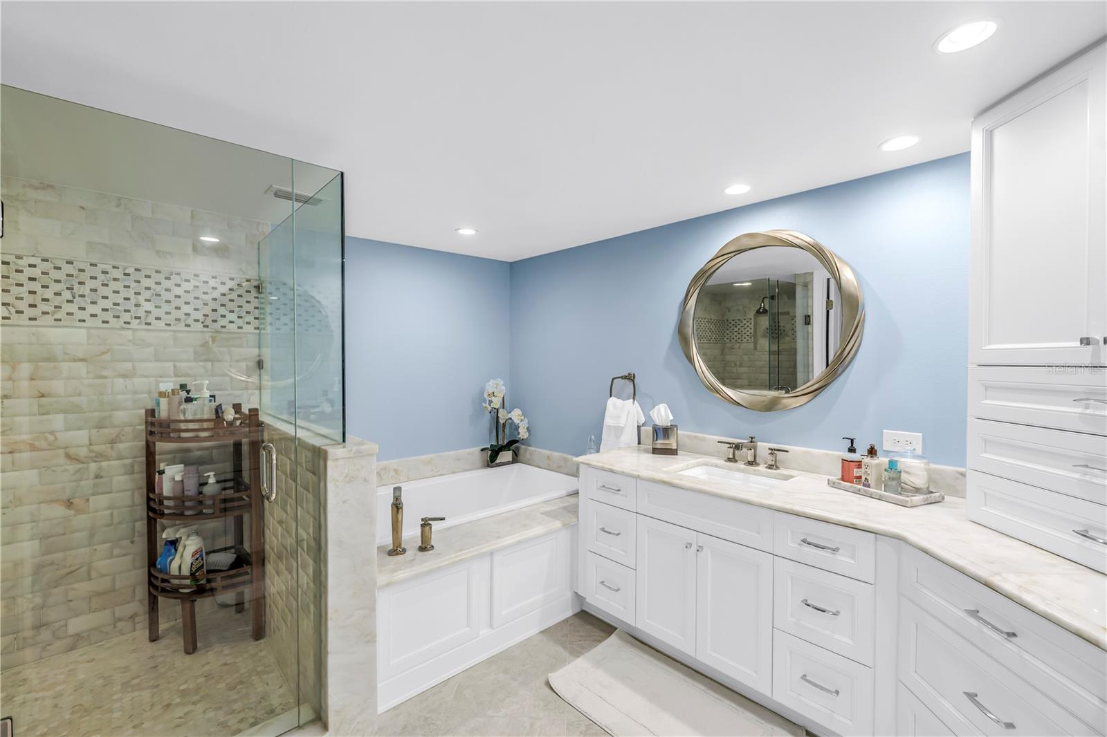 Image 29 of 57 For 6650 Sunset Way  207