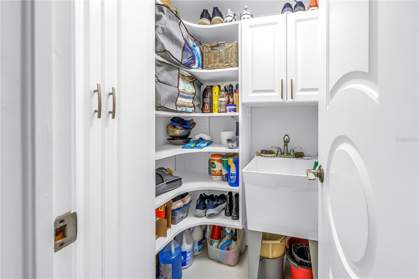 Image 37 of 57 For 6650 Sunset Way  207