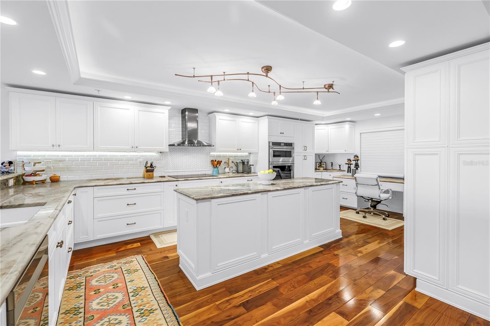 Image 5 of 57 For 6650 Sunset Way  207