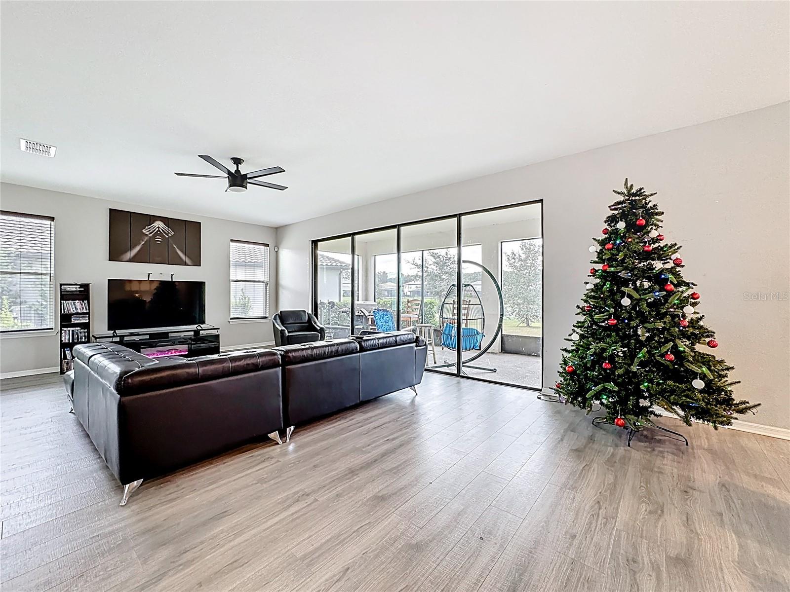 Image 22 of 79 For 3950 Carrick Bend Drive