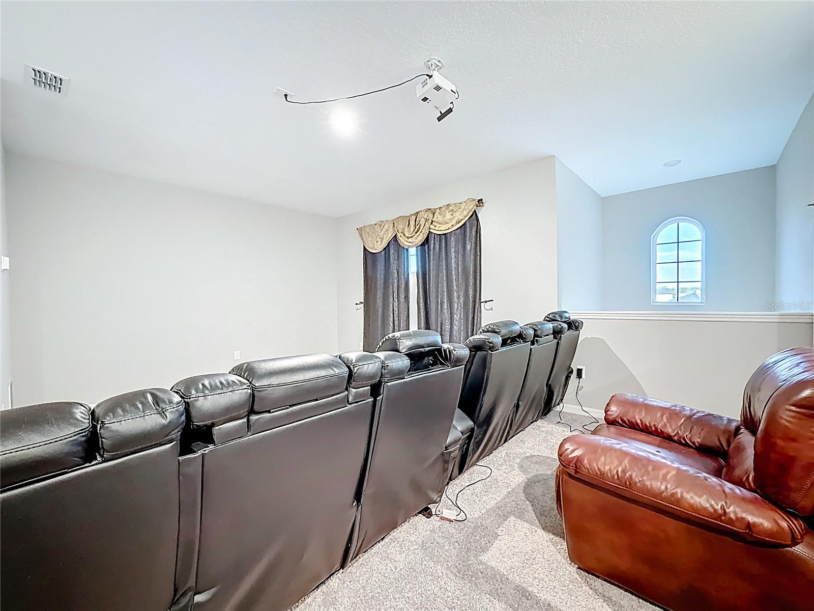 Image 32 of 79 For 3950 Carrick Bend Drive