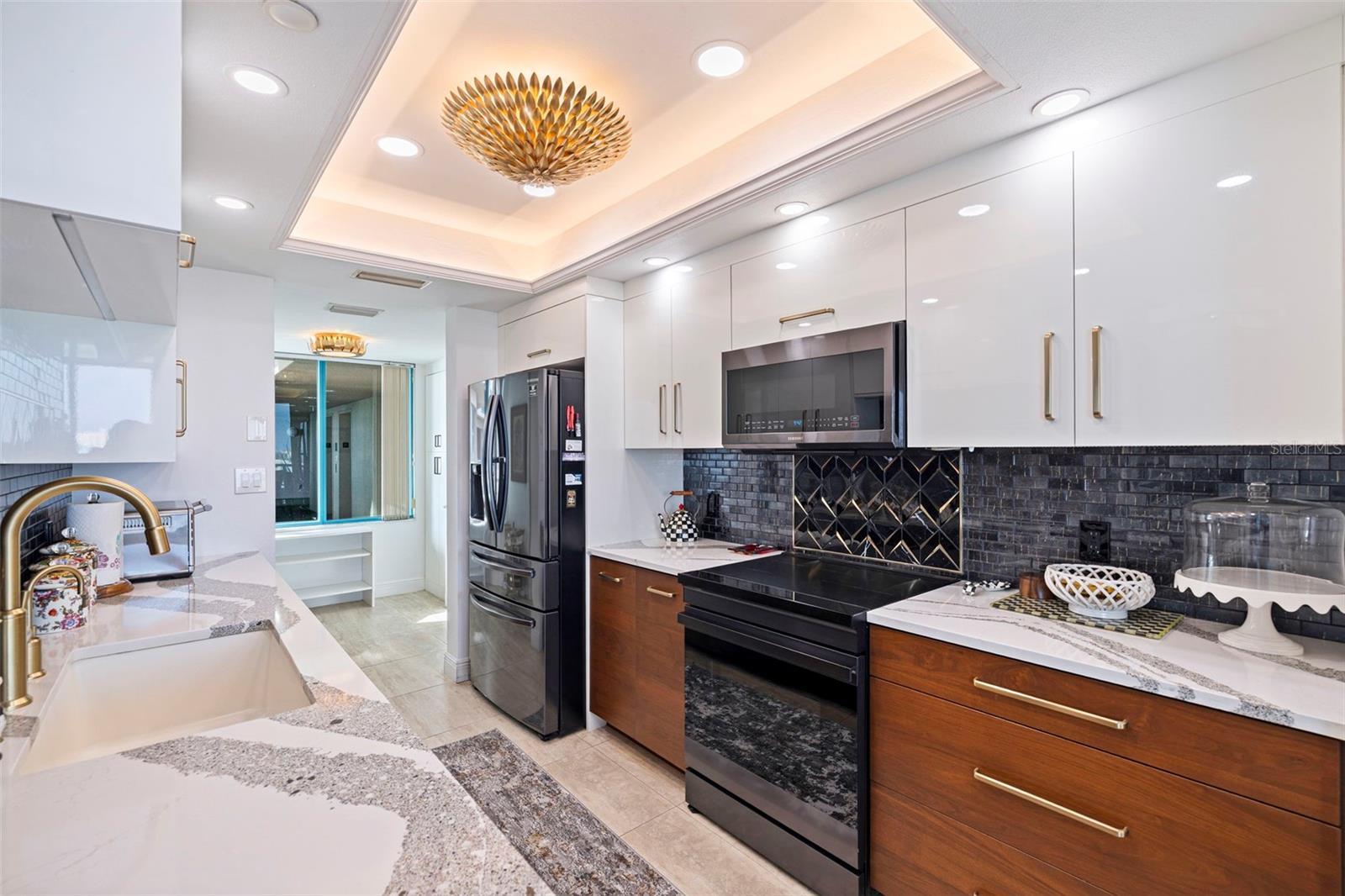 Image 15 of 69 For 1520 Gulf Boulevard 1506