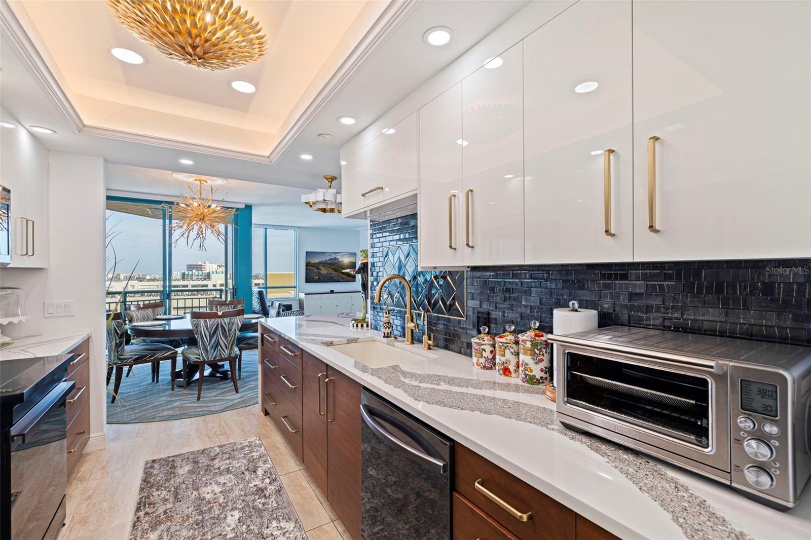 Image 16 of 69 For 1520 Gulf Boulevard 1506