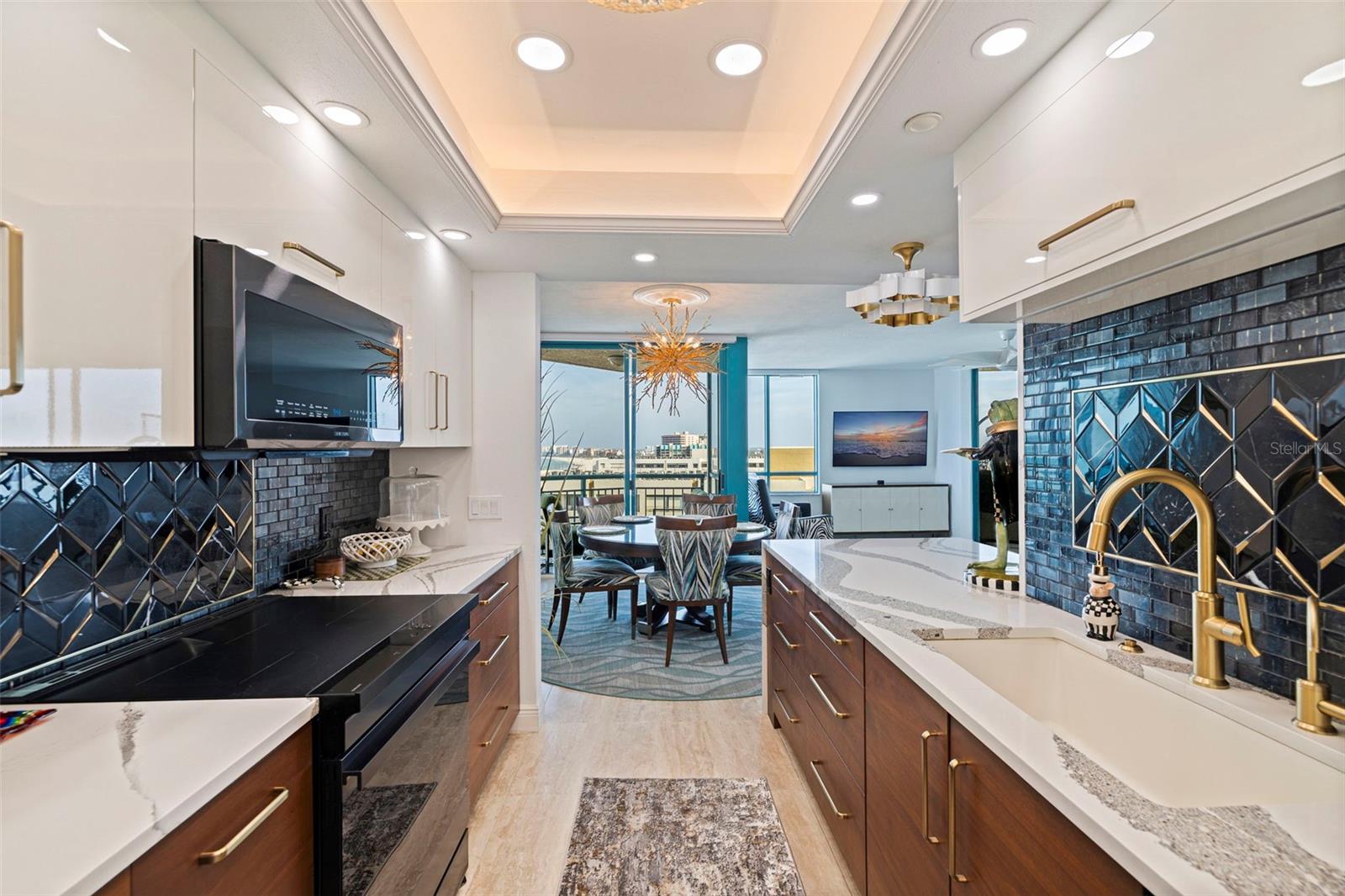 Image 17 of 69 For 1520 Gulf Boulevard 1506